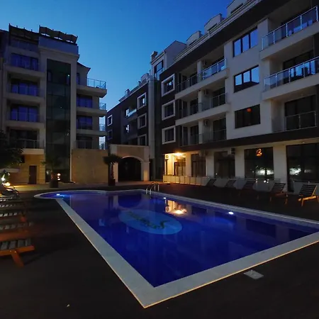Stamopolu Lux с изглед към морето 프리모르스코