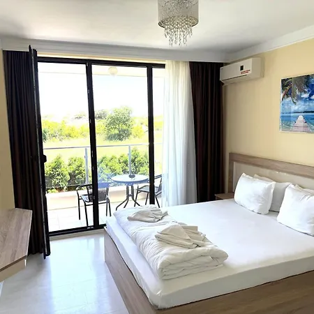 Stamopolu Lux с изглед към морето 호텔 프리모르스코